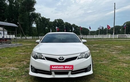 Toyota Camry, 2014 год, 2 000 000 рублей, 2 фотография