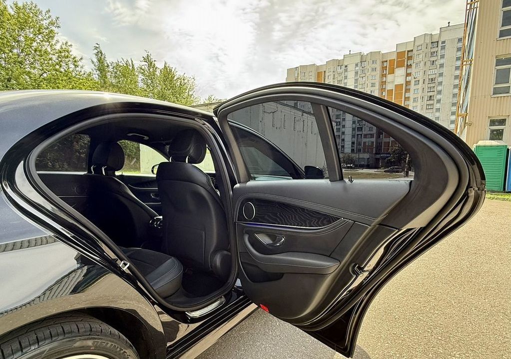 Mercedes-Benz E-Класс, 2020 год, 4 000 000 рублей, 14 фотография