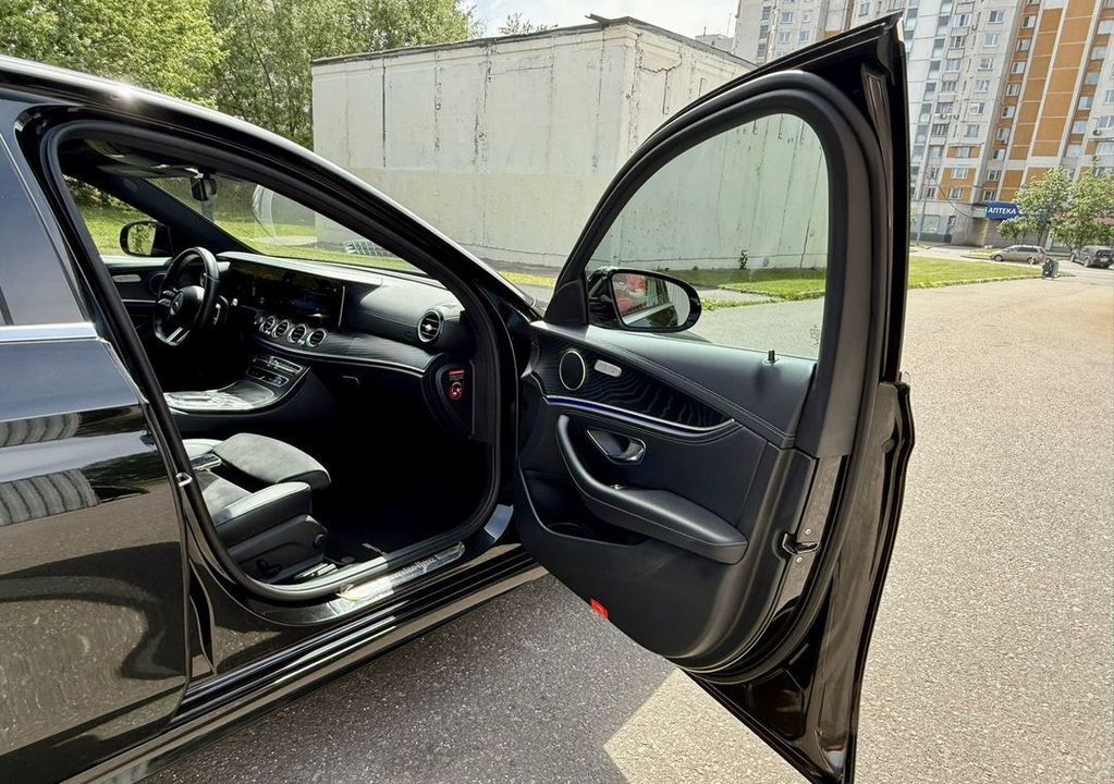 Mercedes-Benz E-Класс, 2020 год, 4 000 000 рублей, 19 фотография