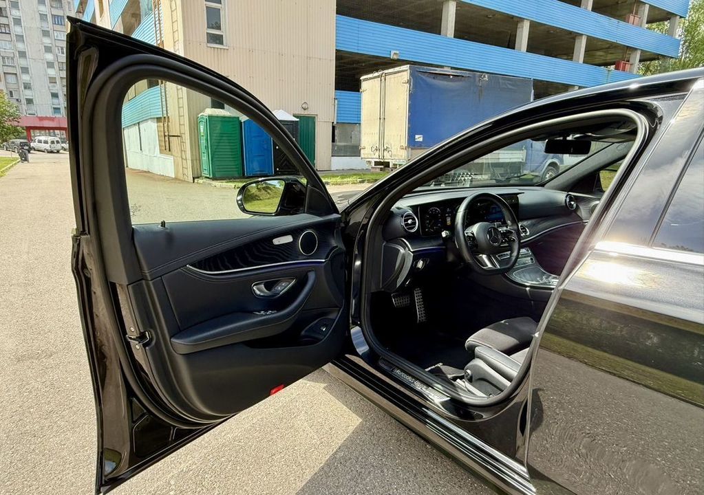 Mercedes-Benz E-Класс, 2020 год, 4 000 000 рублей, 23 фотография