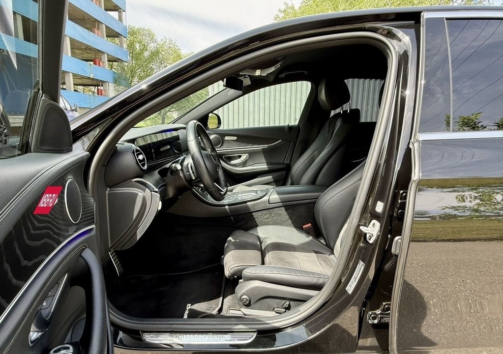 Mercedes-Benz E-Класс, 2020 год, 4 000 000 рублей, 24 фотография