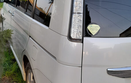 Toyota ISis I, 2013 год, 1 650 000 рублей, 14 фотография