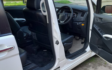 Toyota ISis I, 2013 год, 1 650 000 рублей, 9 фотография