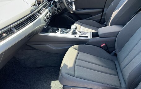 Audi A4, 2017 год, 2 000 000 рублей, 14 фотография