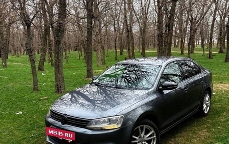 Volkswagen Jetta VI, 2012 год, 1 050 000 рублей, 3 фотография