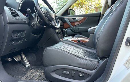 Infiniti FX II, 2010 год, 2 099 000 рублей, 8 фотография