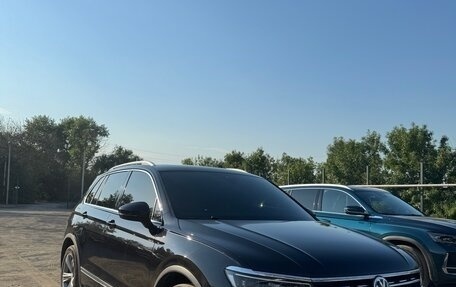 Volkswagen Tiguan II, 2020 год, 2 940 000 рублей, 2 фотография