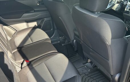 Mitsubishi Outlander III рестайлинг 3, 2021 год, 2 600 000 рублей, 9 фотография