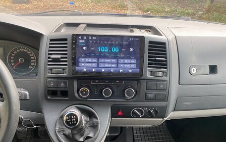 Volkswagen Transporter T5 рестайлинг, 2010 год, 2 050 000 рублей, 13 фотография