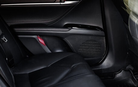 Toyota Camry, 2018 год, 2 200 000 рублей, 8 фотография