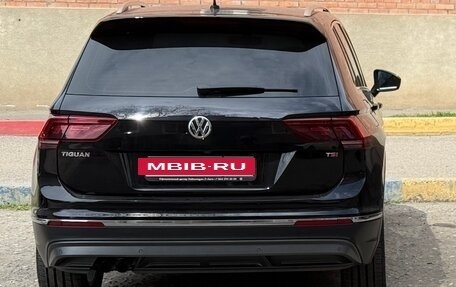 Volkswagen Tiguan II, 2017 год, 2 300 000 рублей, 2 фотография