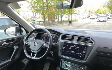 Volkswagen Tiguan II, 2017 год, 2 300 000 рублей, 3 фотография