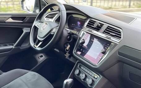 Volkswagen Tiguan II, 2017 год, 2 300 000 рублей, 5 фотография
