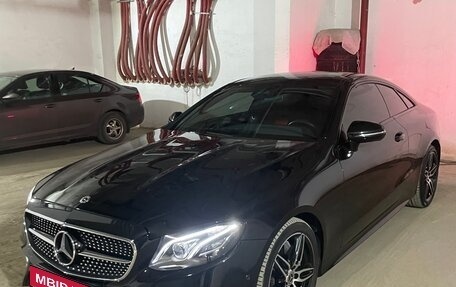 Mercedes-Benz E-Класс, 2019 год, 4 700 000 рублей, 1 фотография