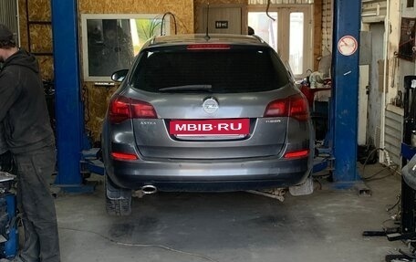 Opel Astra J, 2011 год, 750 000 рублей, 6 фотография