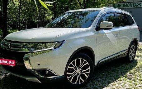 Mitsubishi Outlander III рестайлинг 3, 2018 год, 2 400 000 рублей, 16 фотография
