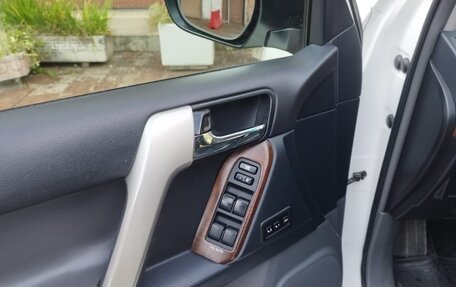 Toyota Land Cruiser Prado 150 рестайлинг 2, 2012 год, 2 999 999 рублей, 5 фотография