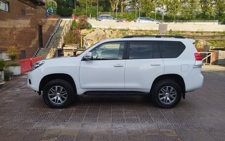 Toyota Land Cruiser Prado 150 рестайлинг 2, 2012 год, 2 999 999 рублей, 3 фотография