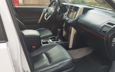 Toyota Land Cruiser Prado 150 рестайлинг 2, 2012 год, 2 999 999 рублей, 13 фотография