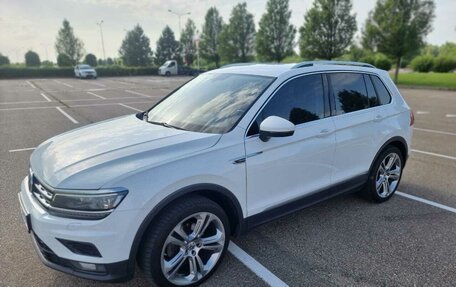 Volkswagen Tiguan II, 2018 год, 2 100 000 рублей, 2 фотография
