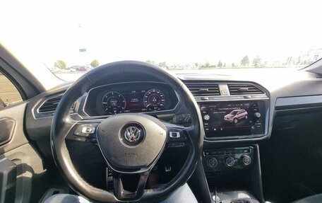 Volkswagen Tiguan II, 2018 год, 2 100 000 рублей, 8 фотография