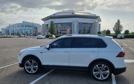 Volkswagen Tiguan II, 2018 год, 2 100 000 рублей, 15 фотография