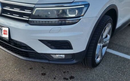 Volkswagen Tiguan II, 2018 год, 2 100 000 рублей, 9 фотография