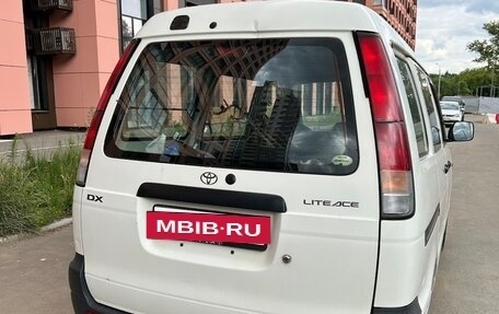 Toyota Lite Ace IV, 2004 год, 930 000 рублей, 4 фотография
