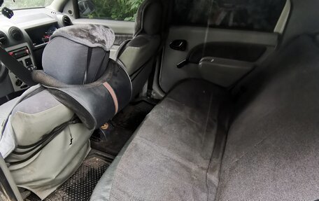 Renault Logan I, 2006 год, 300 000 рублей, 12 фотография