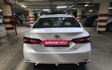 Toyota Camry, 2023 год, 3 750 000 рублей, 2 фотография