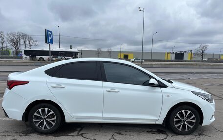 Hyundai Solaris II рестайлинг, 2018 год, 1 200 000 рублей, 6 фотография