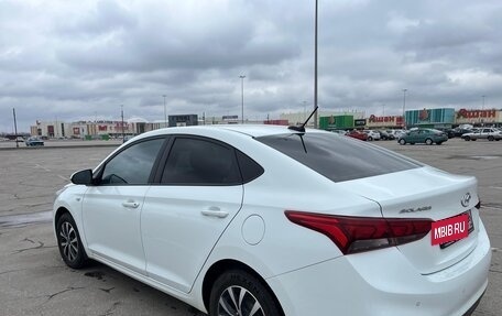 Hyundai Solaris II рестайлинг, 2018 год, 1 200 000 рублей, 4 фотография