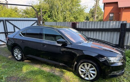 Skoda Superb III рестайлинг, 2017 год, 2 450 000 рублей, 3 фотография