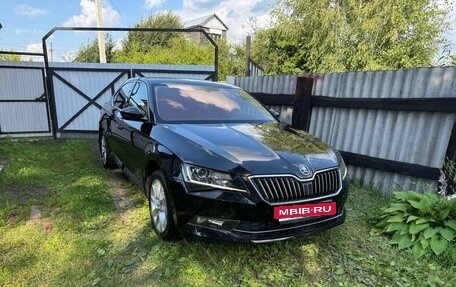 Skoda Superb III рестайлинг, 2017 год, 2 450 000 рублей, 4 фотография