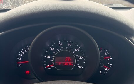 KIA Soul II рестайлинг, 2014 год, 900 000 рублей, 10 фотография