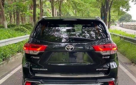 Toyota Highlander III, 2021 год, 3 080 000 рублей, 22 фотография
