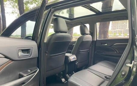 Toyota Highlander III, 2021 год, 3 080 000 рублей, 26 фотография