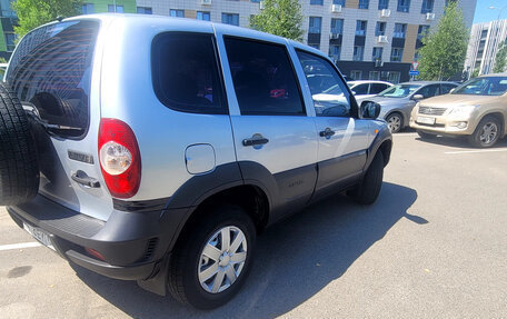 Chevrolet Niva I рестайлинг, 2010 год, 410 000 рублей, 3 фотография