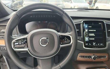 Volvo XC90 II рестайлинг, 2021 год, 4 430 000 рублей, 10 фотография