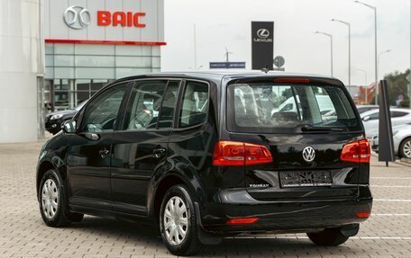 Volkswagen Touran III, 2012 год, 895 000 рублей, 4 фотография
