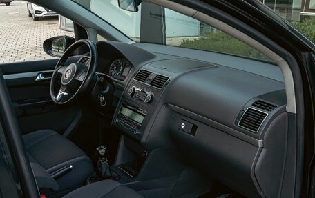 Volkswagen Touran III, 2012 год, 895 000 рублей, 13 фотография