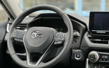 Toyota RAV4, 2025 год, 3 890 000 рублей, 15 фотография