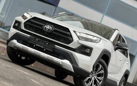 Toyota RAV4, 2025 год, 3 890 000 рублей, 33 фотография