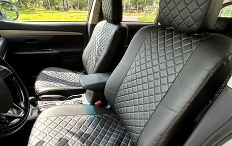Mitsubishi Outlander III рестайлинг 3, 2013 год, 1 100 000 рублей, 11 фотография