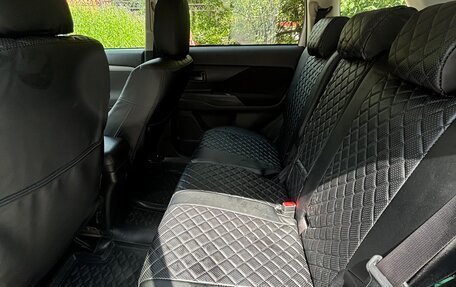Mitsubishi Outlander III рестайлинг 3, 2013 год, 1 100 000 рублей, 14 фотография