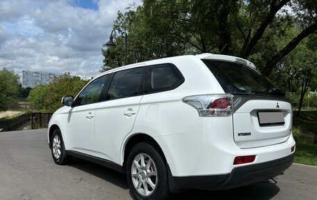 Mitsubishi Outlander III рестайлинг 3, 2013 год, 1 100 000 рублей, 6 фотография