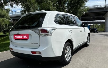 Mitsubishi Outlander III рестайлинг 3, 2013 год, 1 100 000 рублей, 7 фотография