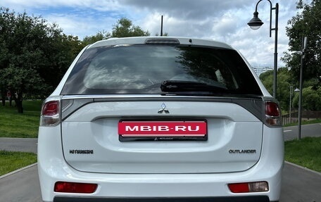 Mitsubishi Outlander III рестайлинг 3, 2013 год, 1 100 000 рублей, 8 фотография