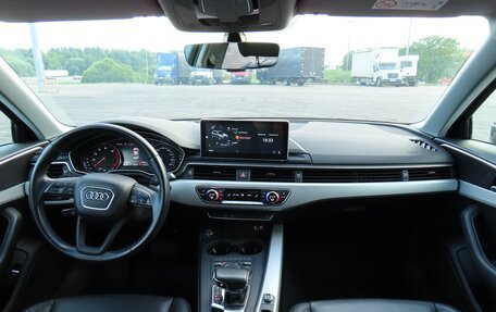 Audi A4, 2019 год, 2 900 000 рублей, 12 фотография