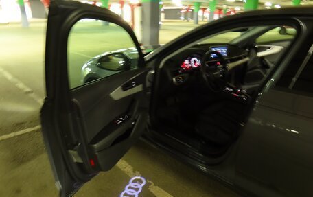 Audi A4, 2019 год, 2 900 000 рублей, 15 фотография